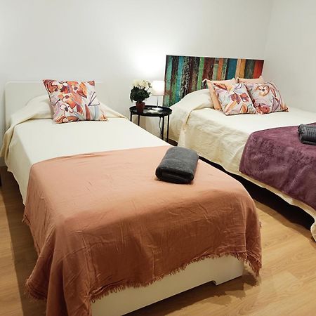 ברצלונה By Universitat Private Rooms מראה חיצוני תמונה