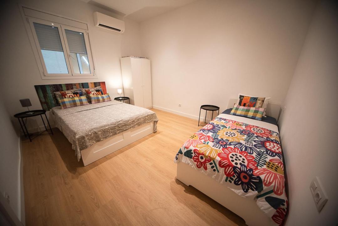 ברצלונה By Universitat Private Rooms מראה חיצוני תמונה