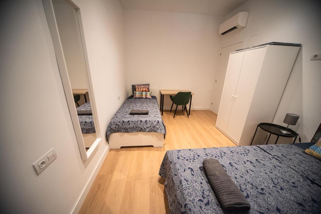 ברצלונה By Universitat Private Rooms מראה חיצוני תמונה