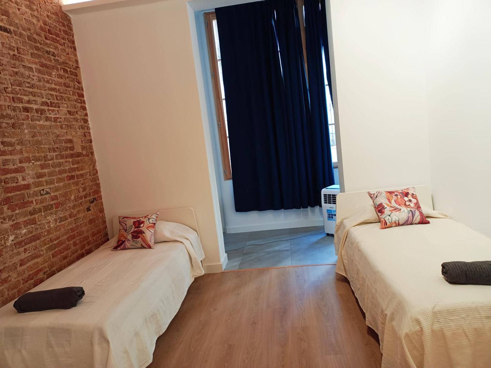 ברצלונה By Universitat Private Rooms מראה חיצוני תמונה