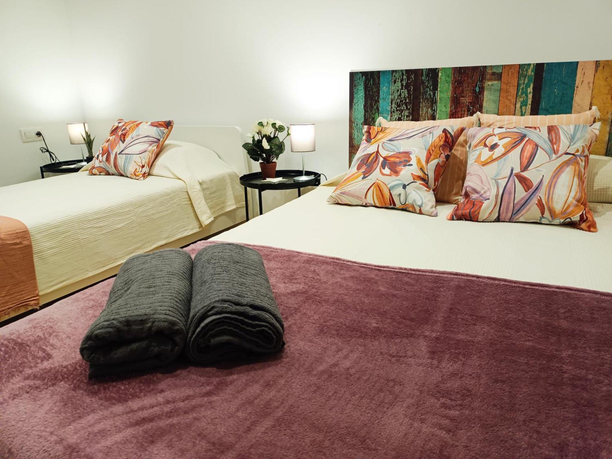 ברצלונה By Universitat Private Rooms מראה חיצוני תמונה