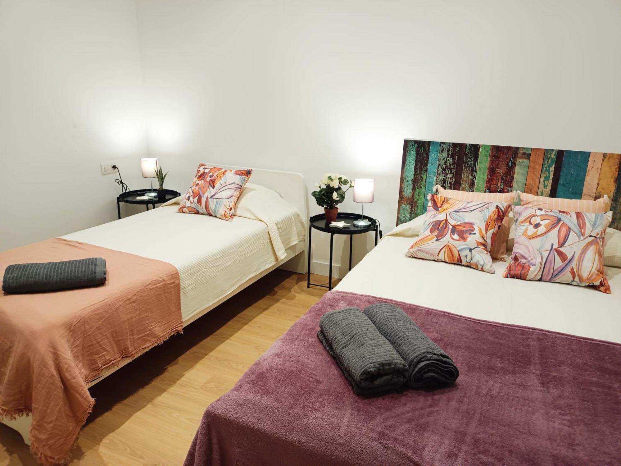 ברצלונה By Universitat Private Rooms מראה חיצוני תמונה