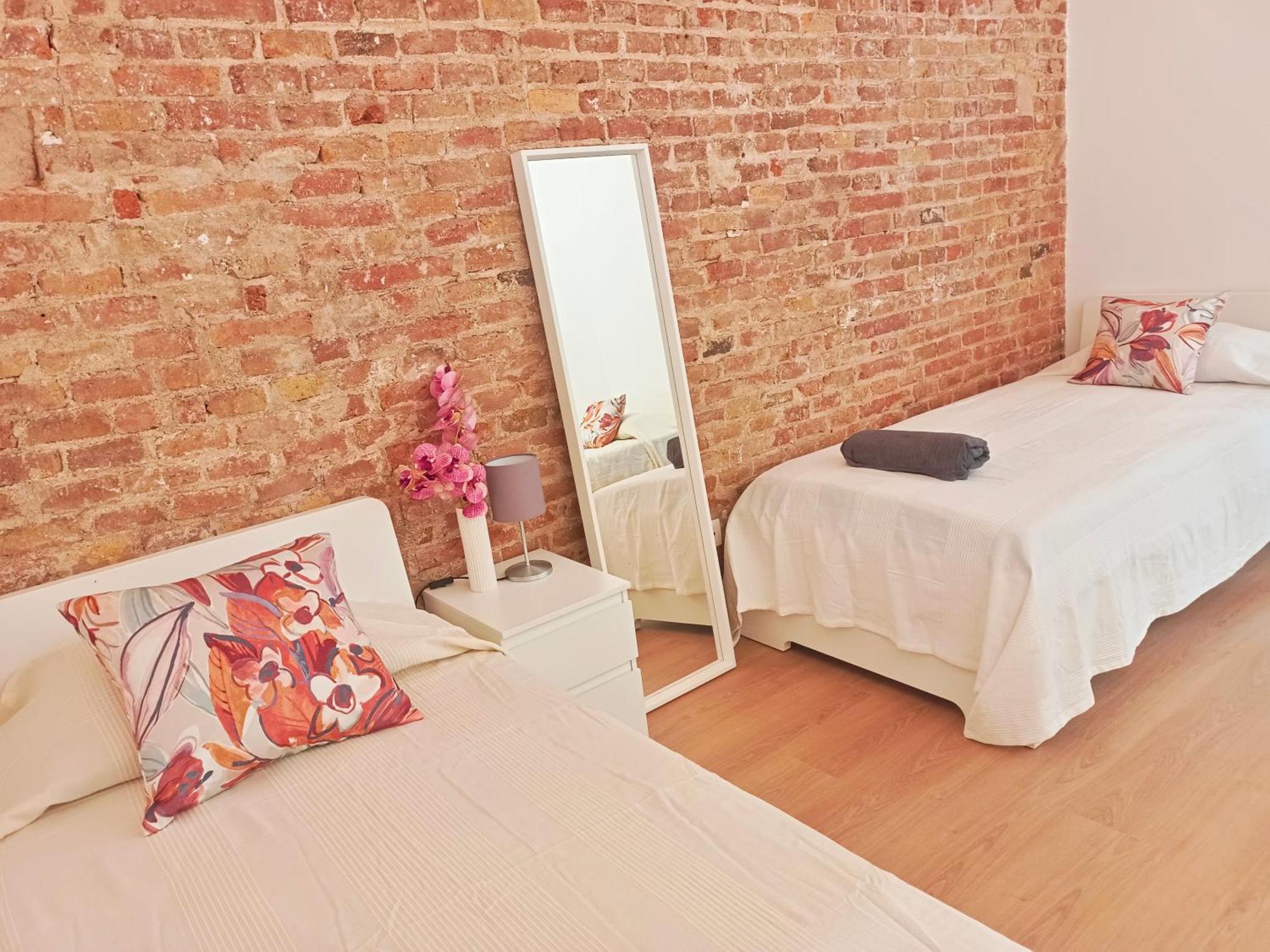 ברצלונה By Universitat Private Rooms מראה חיצוני תמונה