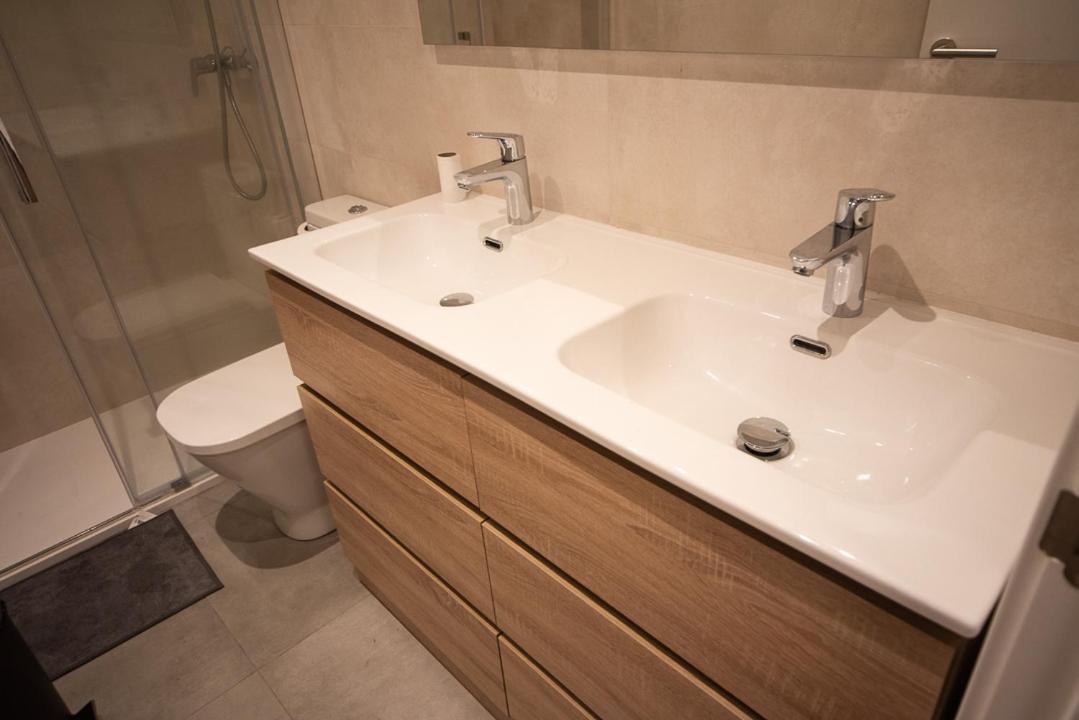 ברצלונה By Universitat Private Rooms מראה חיצוני תמונה