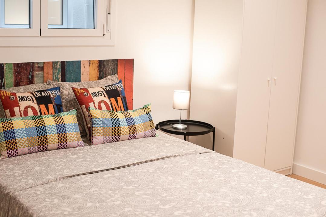 ברצלונה By Universitat Private Rooms מראה חיצוני תמונה