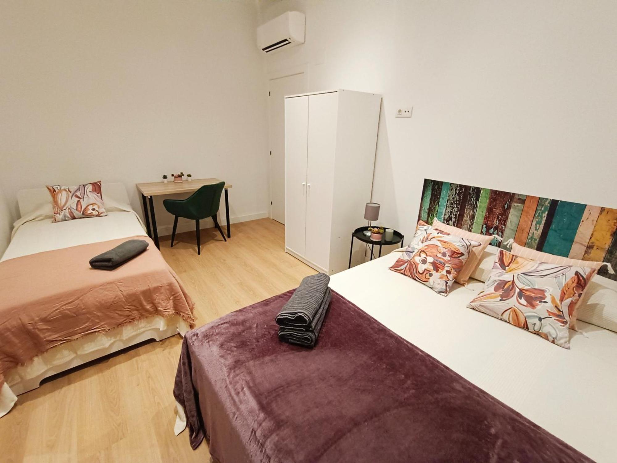 ברצלונה By Universitat Private Rooms מראה חיצוני תמונה