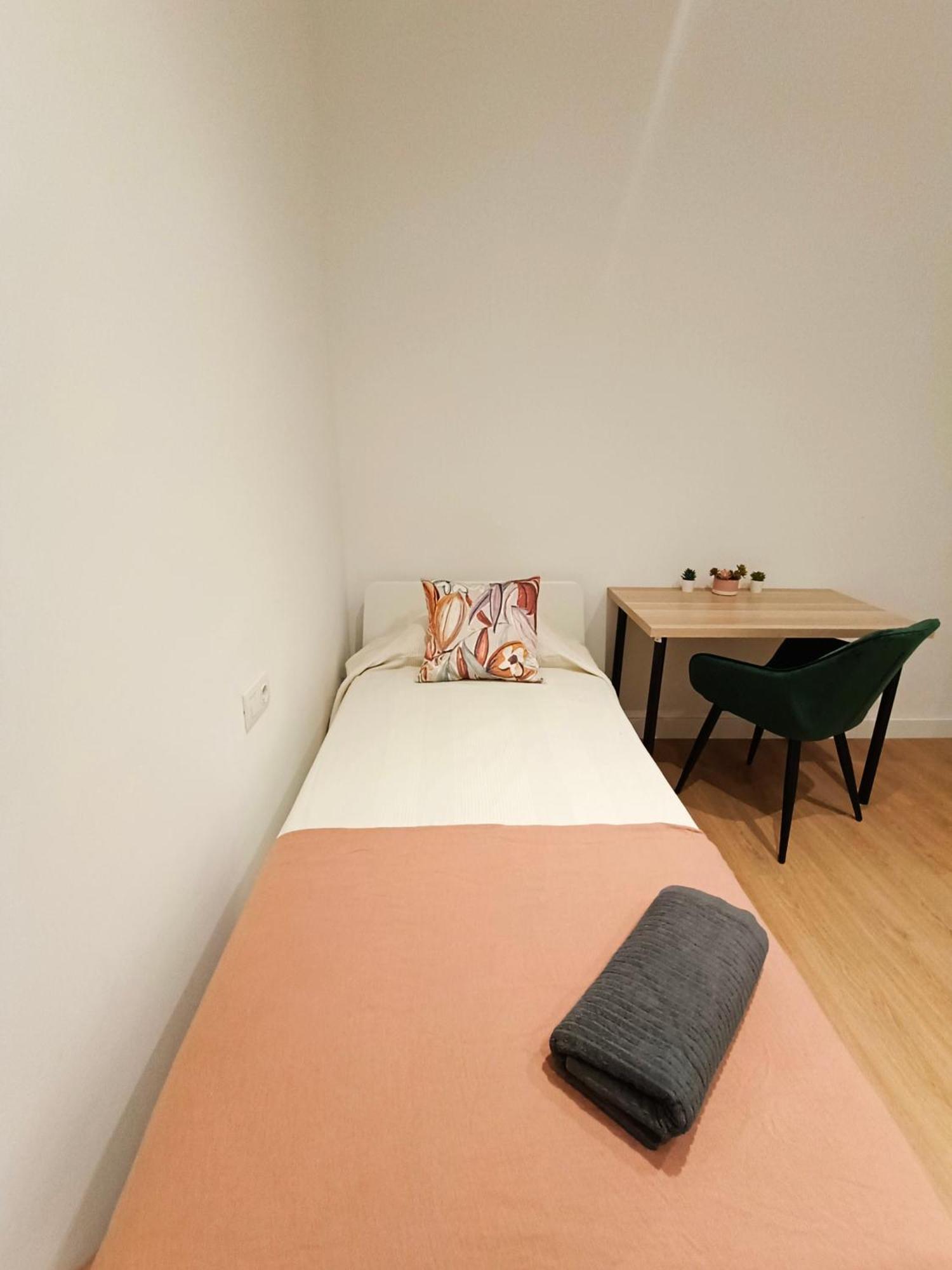 ברצלונה By Universitat Private Rooms מראה חיצוני תמונה