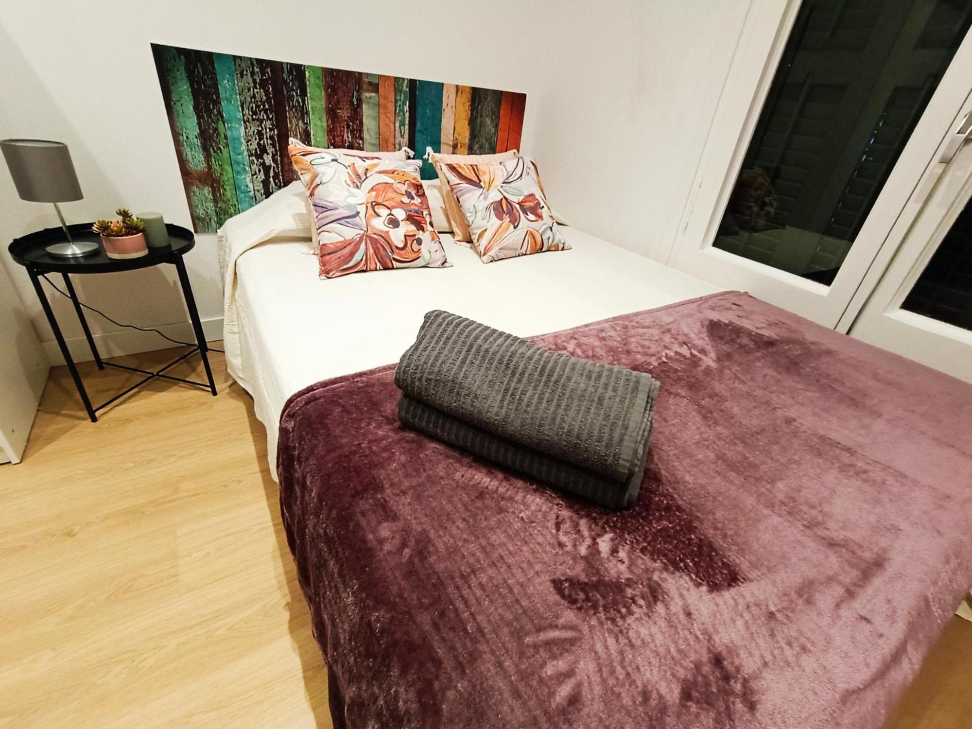 ברצלונה By Universitat Private Rooms מראה חיצוני תמונה