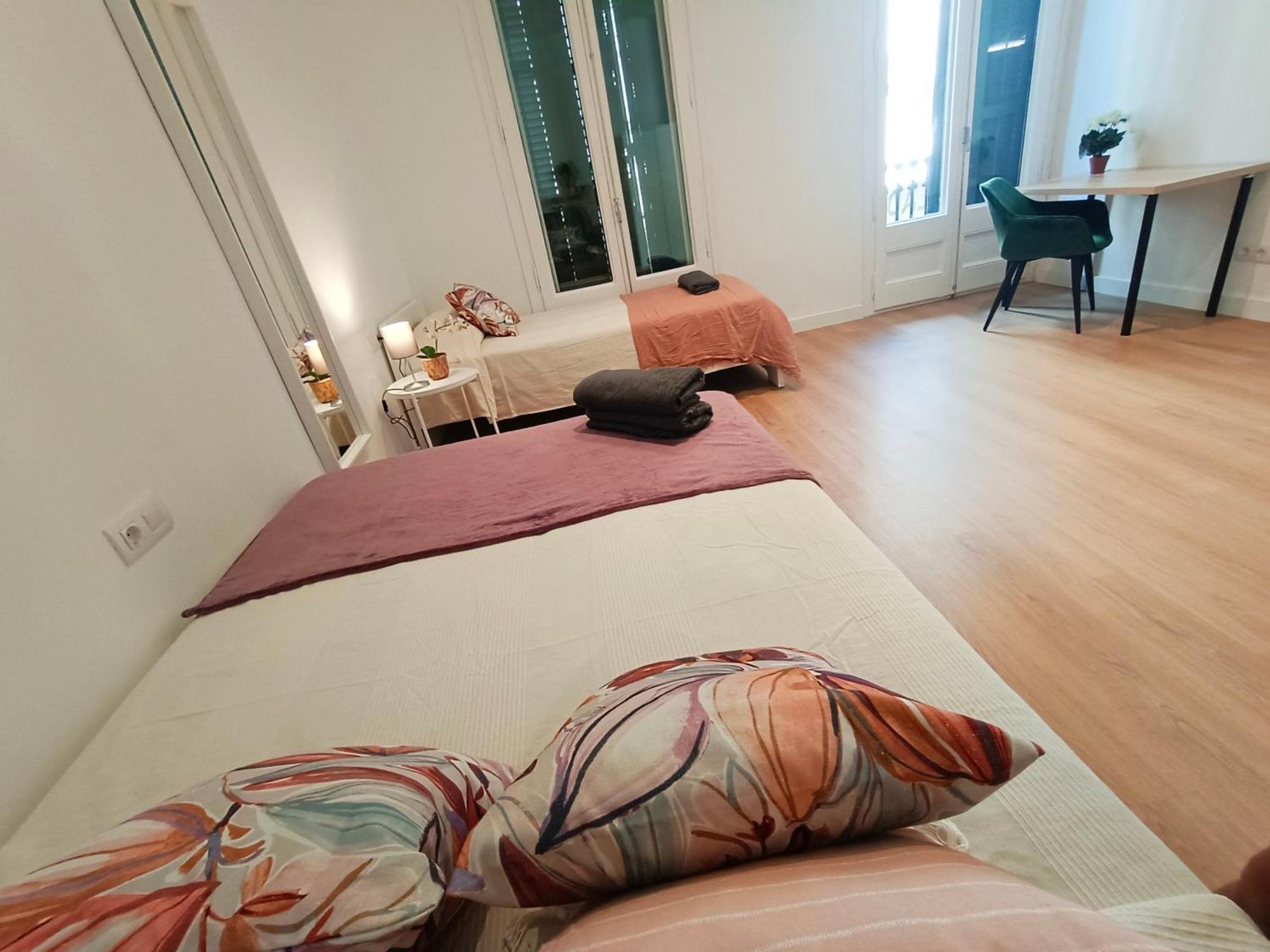 ברצלונה By Universitat Private Rooms מראה חיצוני תמונה